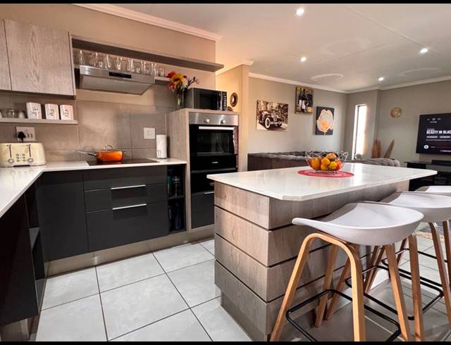 3 BEDROOM HOUSE FOR SALE IN LION PRIDE